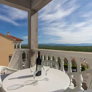 https://apartment-tadic.primorje-gorskikotar.com