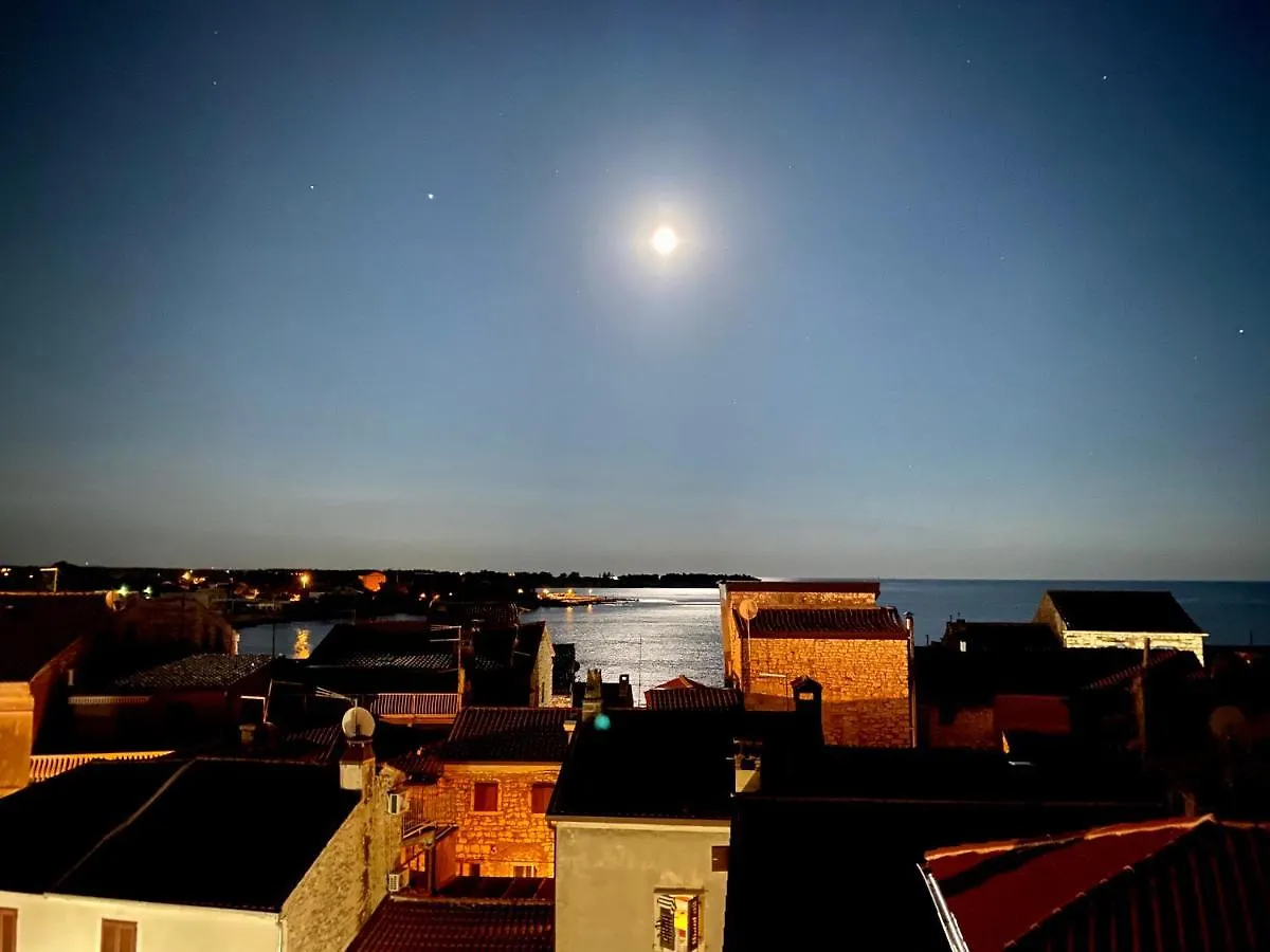 Studio Six Umag Apartment